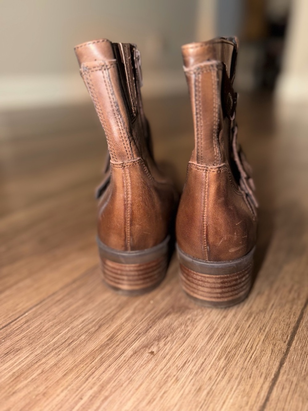 Earth Brown Leather Ankle Boots size 8 - Picture 3 of 4